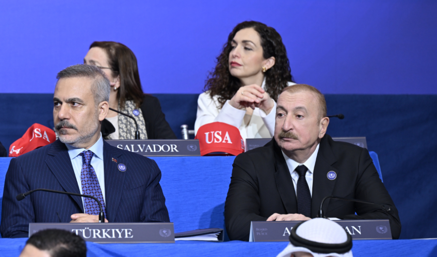 Охоронці президента Азербайджану Алієва побили протестувальників у Вашингтоні — CNN Охоронці президента Азербайджану Алієва побили протестувальників у Вашингтоні — CNN